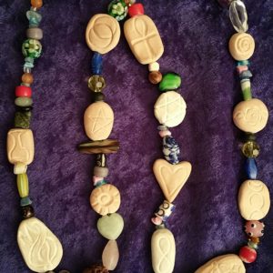 sacred-symbol-beads-france